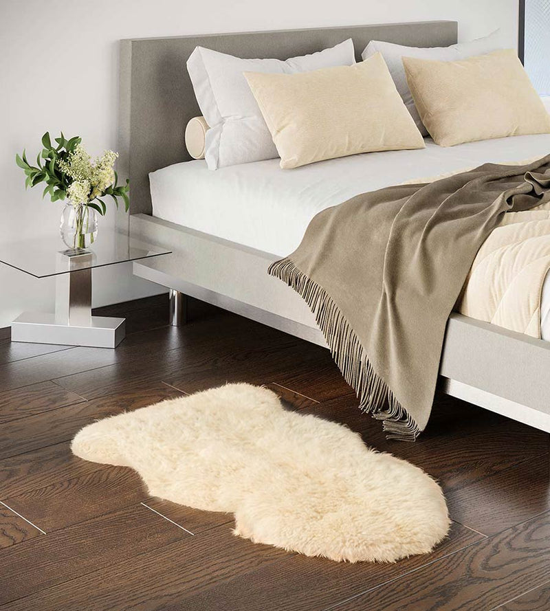 Champagne Sheepskin Rug (2' x 3'5")