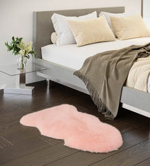 Rosa Sheepskin Rug (2' x 3'5