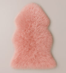 Rosa Sheepskin Rug (2' x 3'5