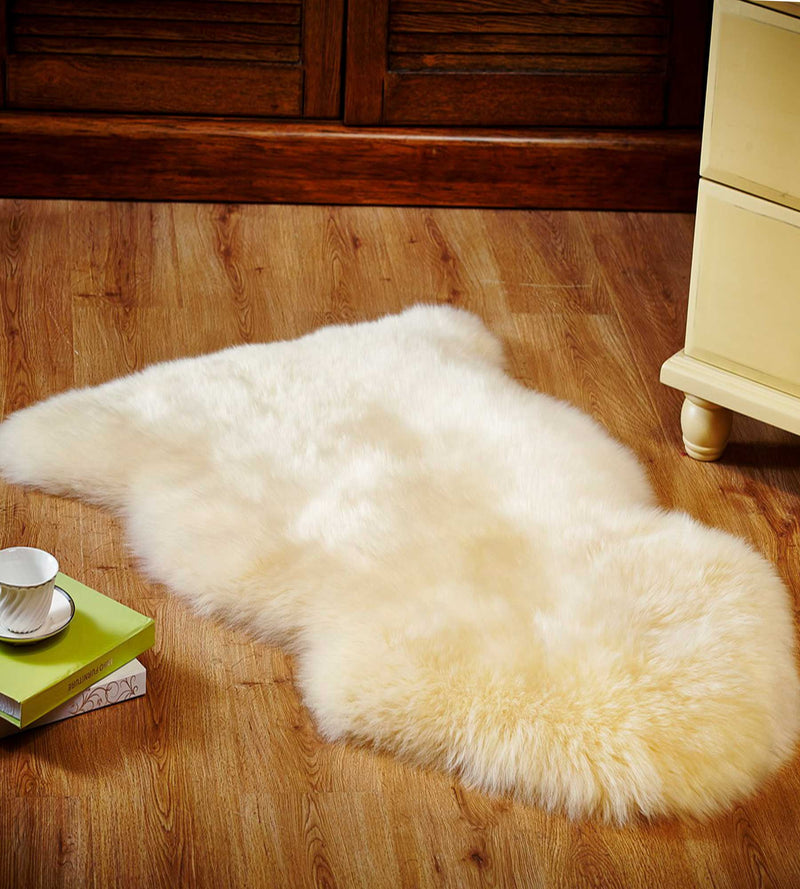 Champagne Sheepskin Rug (2' x 3'5")