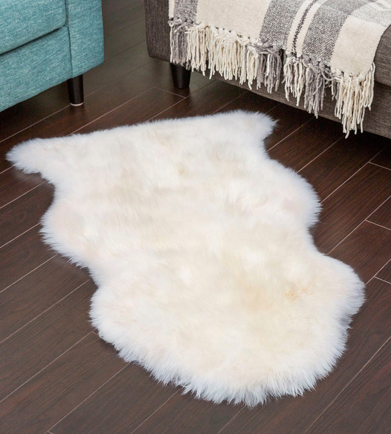 Ivory Sheepskin Rug (2' x 3'5")